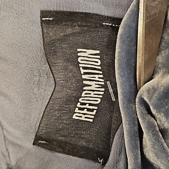 💕REFORMATION💕 Lorraine Cold Shoulder Velvet Mini Dress ~ Rain 2 NWOT - Picture 15 of 16